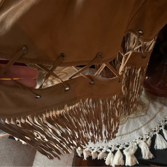 hint of mint faux sued tassel vest size medium - Picture 3 of 5